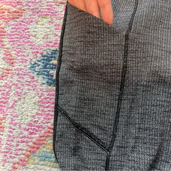 Lululemon Speed Up Tight in Houndstooth 8 - Picture 4 of 6